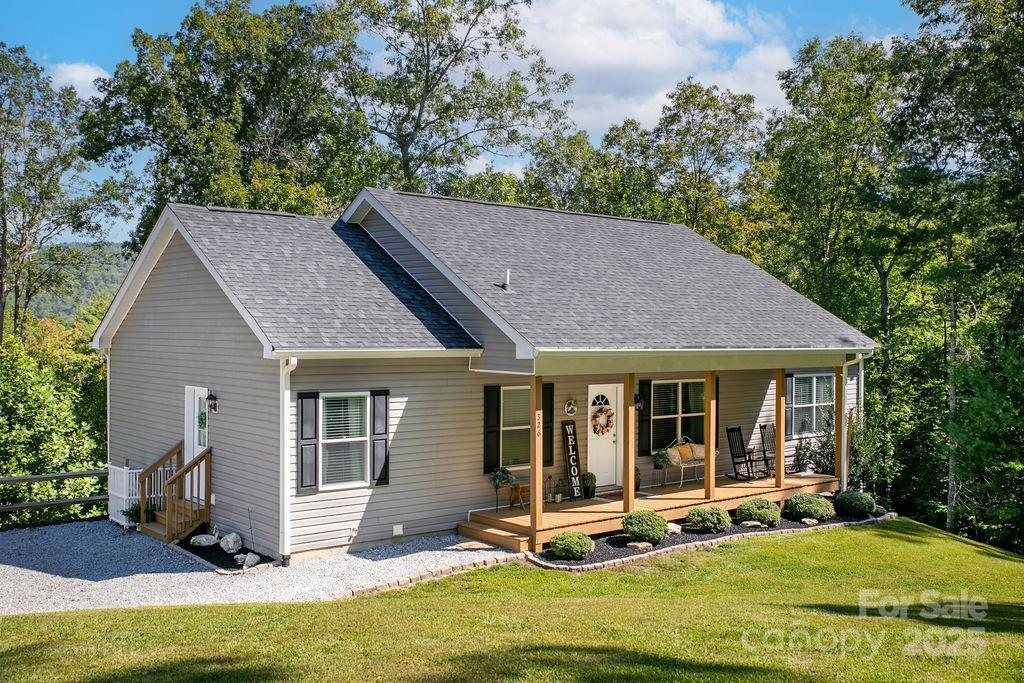326 Little Ridge Dr., Penrose, NC 28766