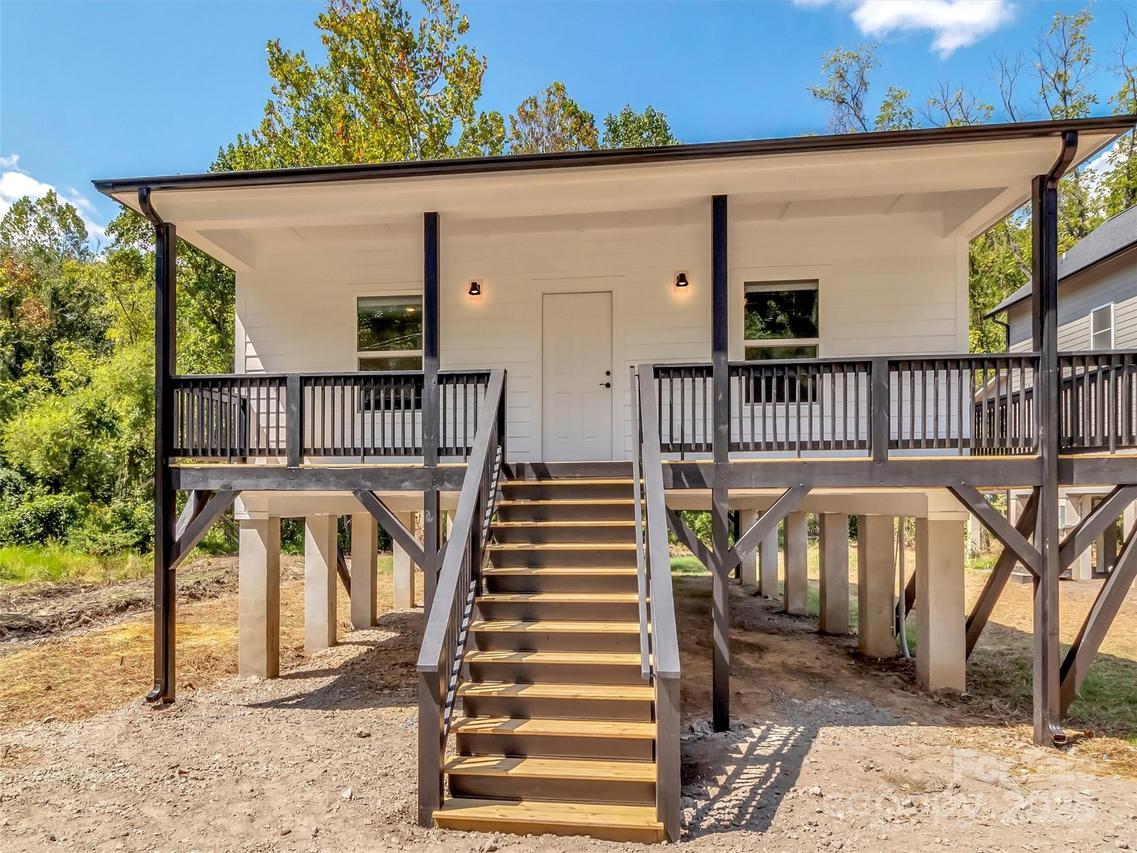 12 Whitson Rd., Asheville, NC 28805