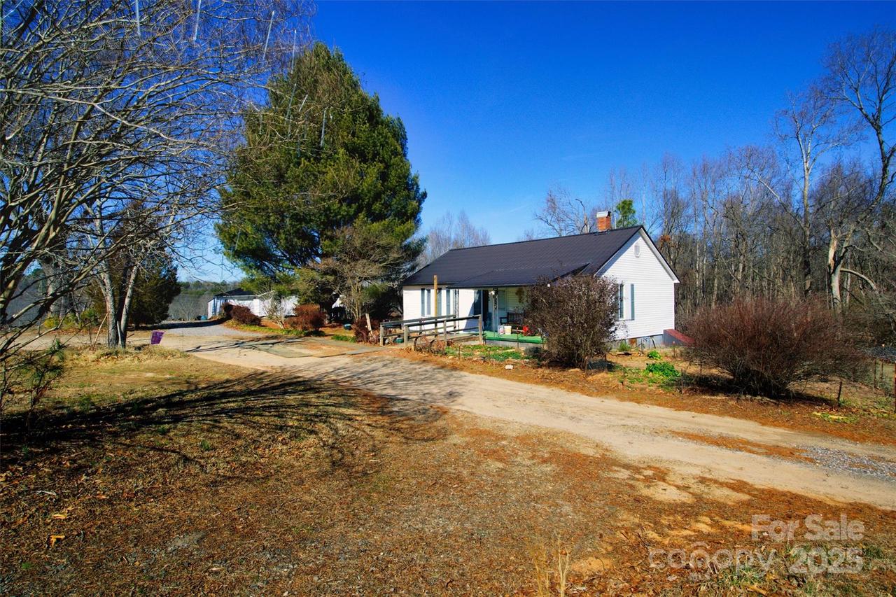 160 Sharpe Farm Dr., Statesville, NC 28625