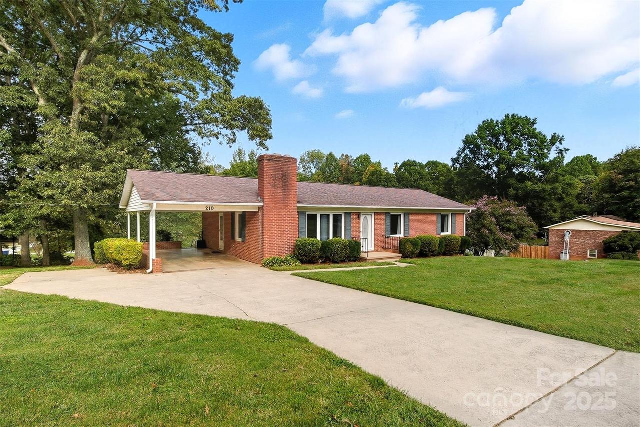 210 7th Avenue Pl., Conover, NC 28613