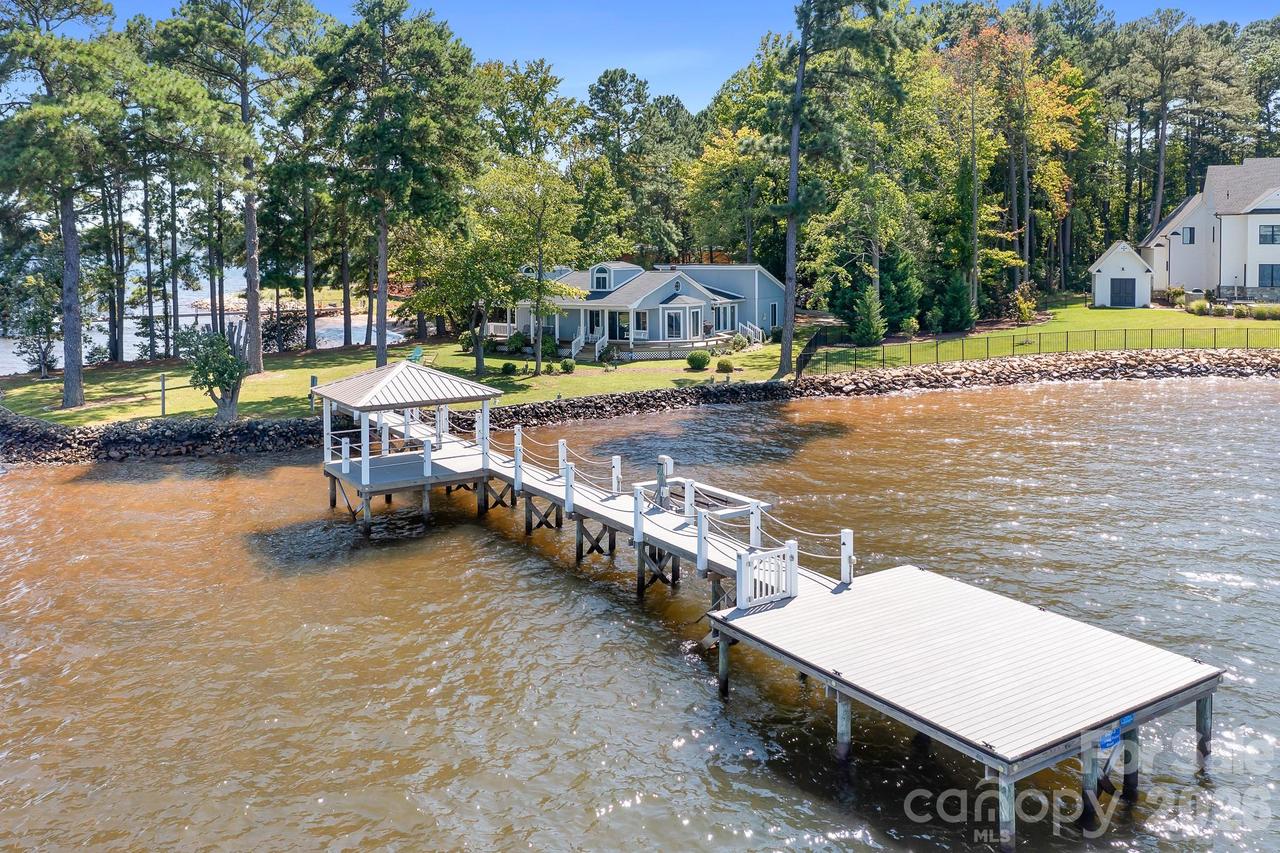 8293 Luckey Point Rd., Denver, NC 28037