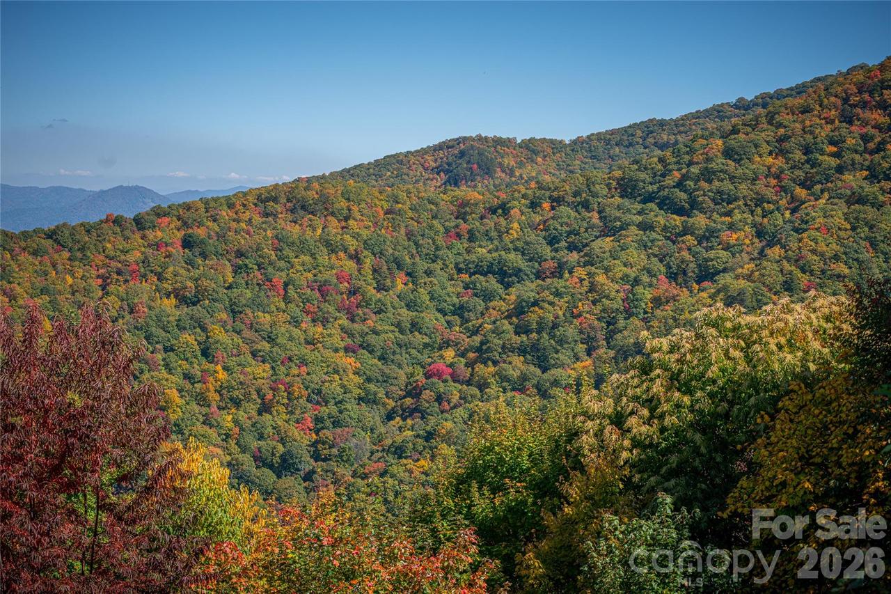 205 Chickadee Ln., Maggie Valley, NC 28751