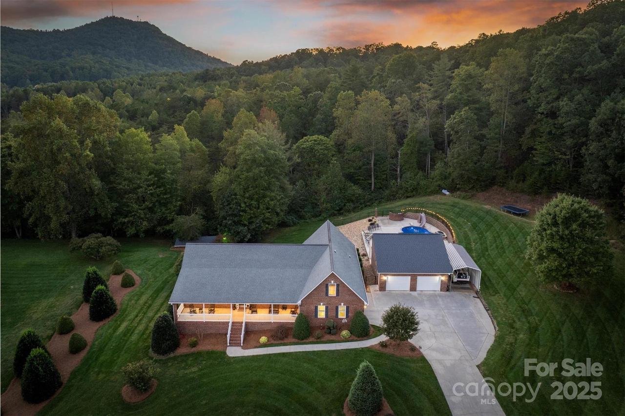 1635 Colony Way, Lenoir, NC 28645