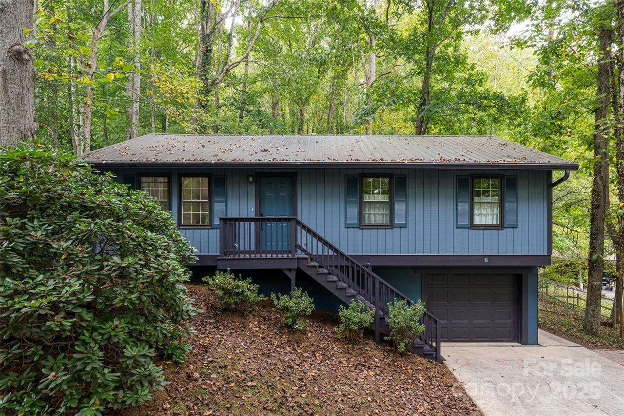 6 Valleywood Ct., Asheville, NC 28803