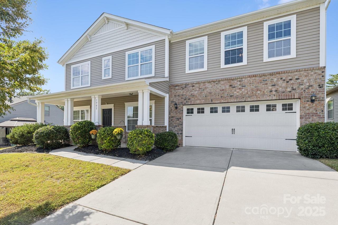 1905 Yellow Daisy Ln., Matthews, NC 28104