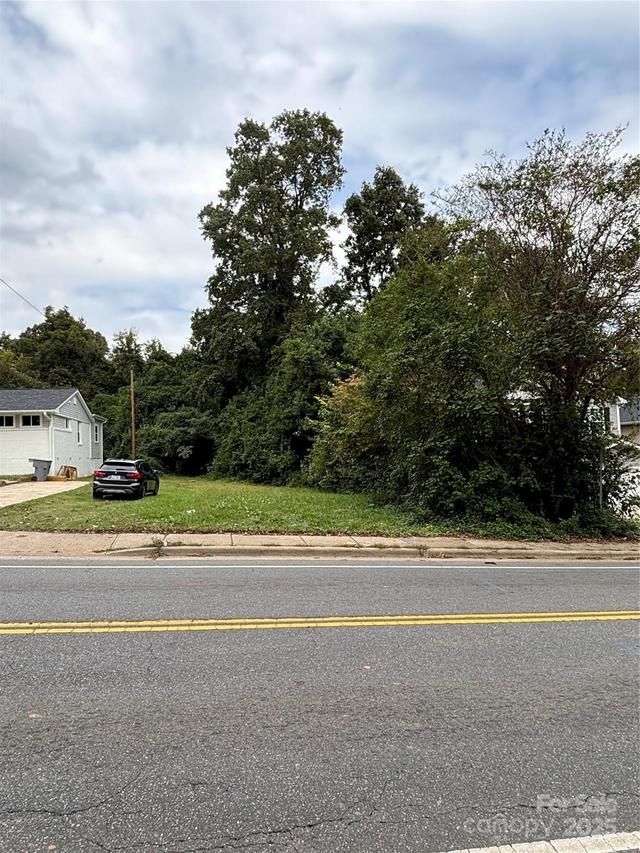 1608 Lasalle St., Charlotte, NC 28216