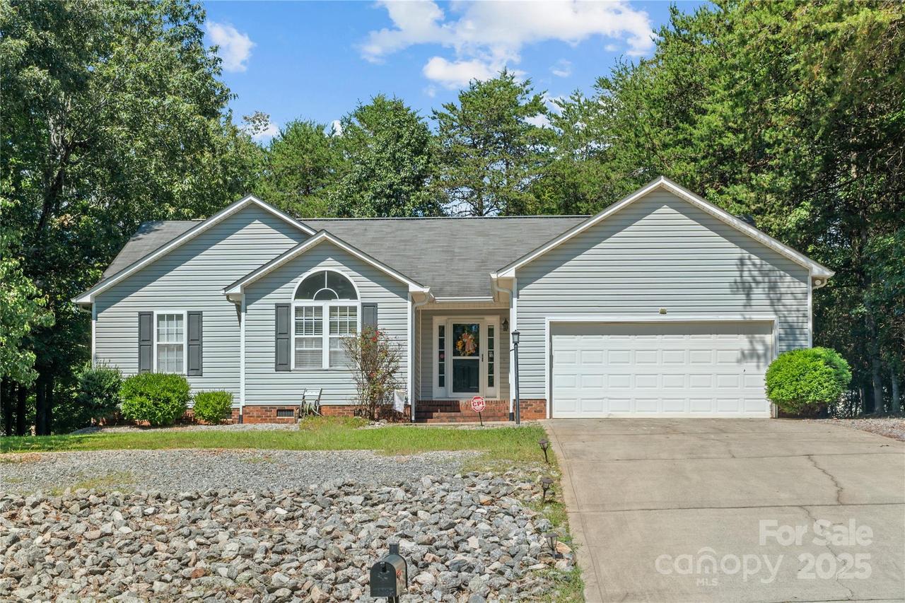 4553 Brave Ave., Maiden, NC 28650