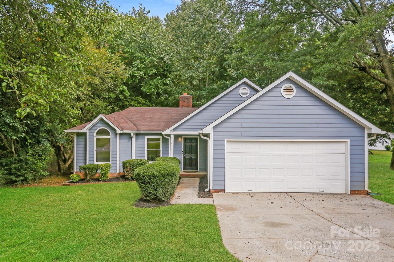5710 Lambrook Ct., Charlotte, NC 28269