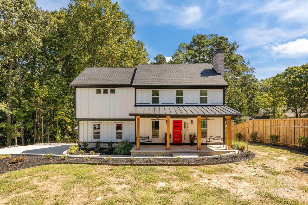 136 Digh Cir., Mooresville, NC 28117