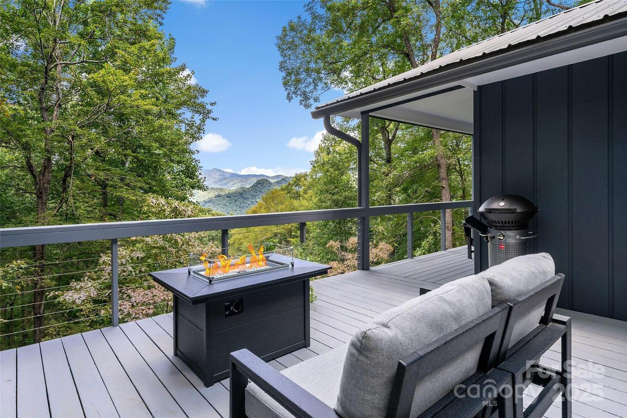 68 Lakey Gap Heights, Black Mountain, NC 28711