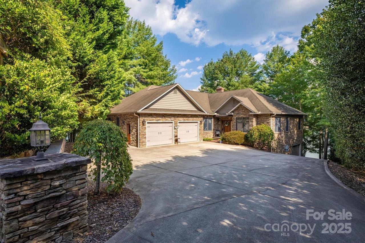 1831 Sandy Cove Dr., Morganton, NC 28655