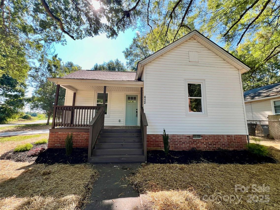 412 Oak Cir., Kannapolis, NC 28081