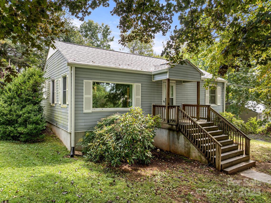 60 Middlemont Ave., Asheville, NC 28806