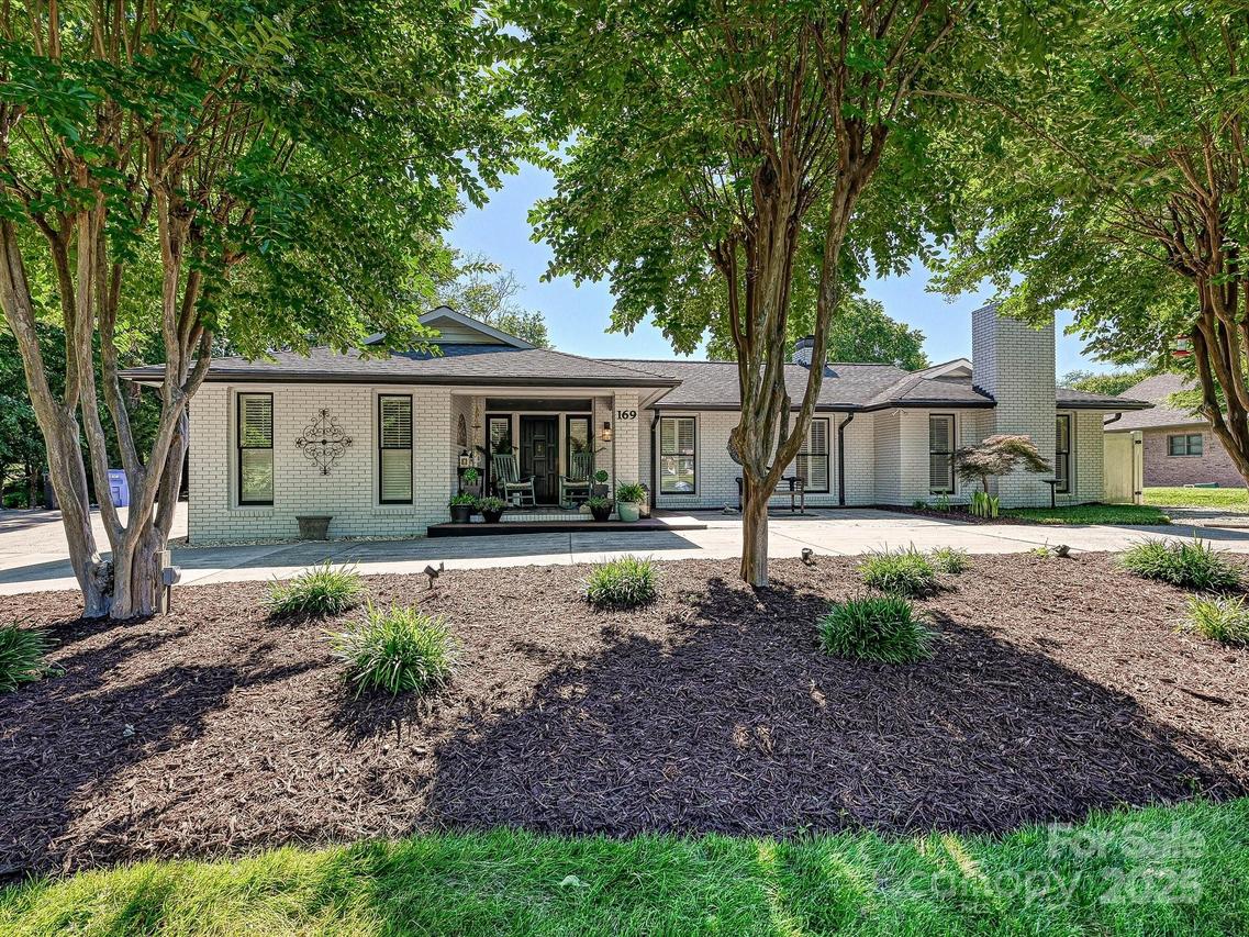 169 Spring Run Dr., Mooresville, NC 28117