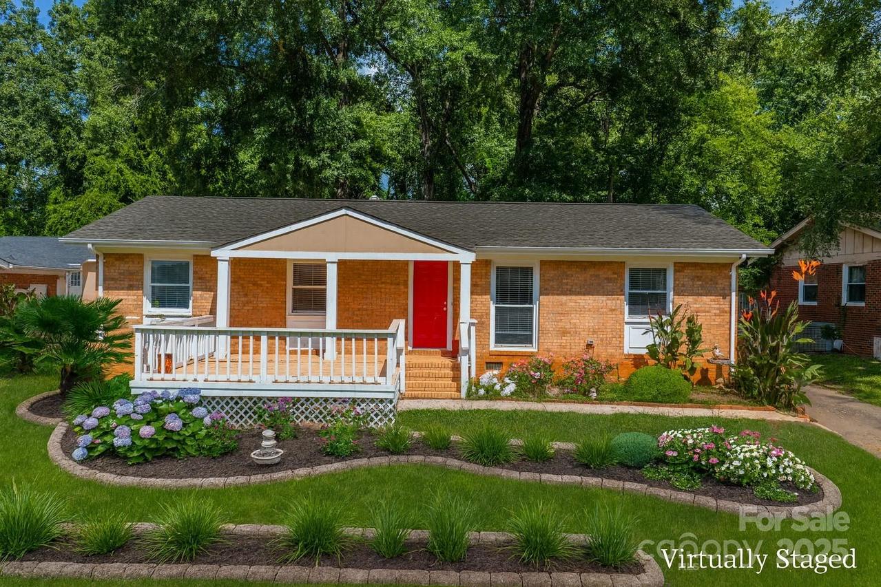 1009 Dunleigh Dr., Charlotte, NC 28214