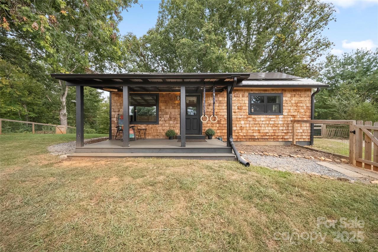 20 Indian Camp Branch Rd., Weaverville, NC 28787
