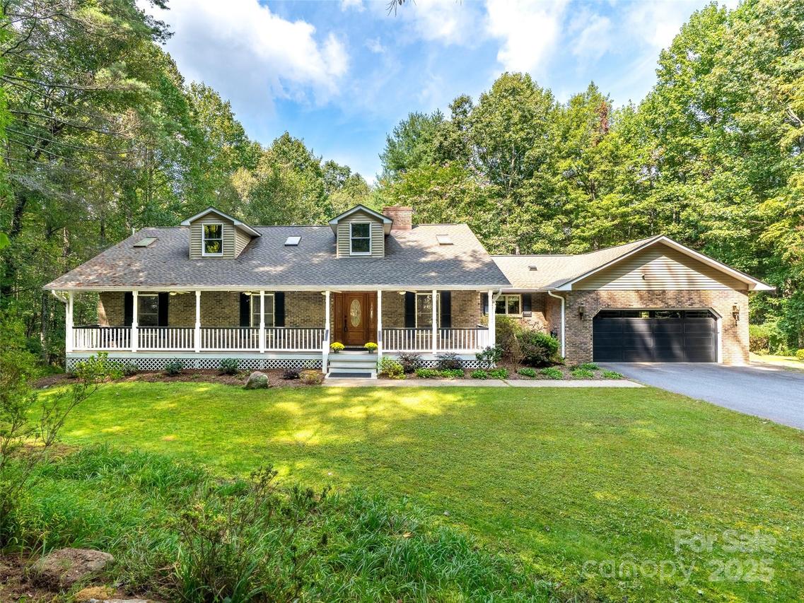 331 Thomas Rd., Hendersonville, NC 28739