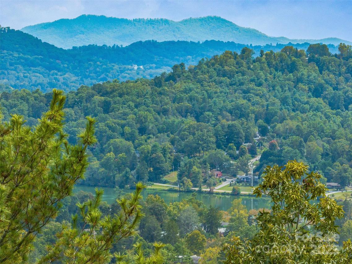 147 Senator Reynolds Rd., Asheville, NC 28804