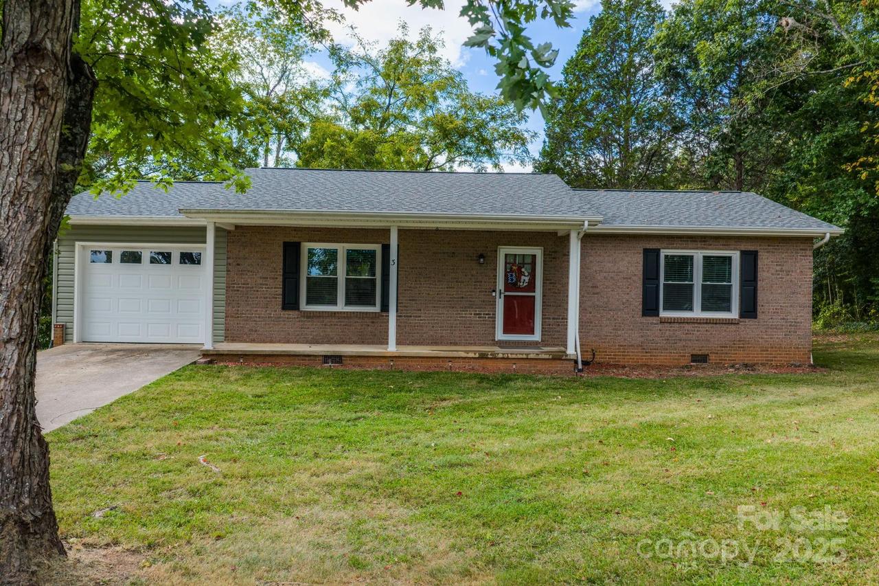 3 Mccall Pl., Granite Falls, NC 28630