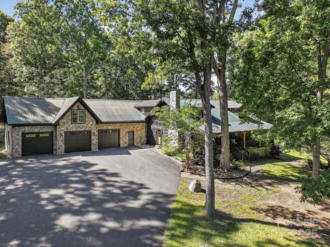 173 Backcreek Ln., Statesville, NC 28677