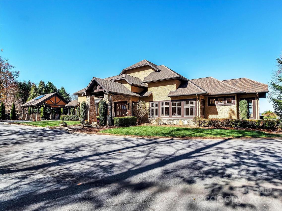 93 Lombard St., Waynesville, NC 28786