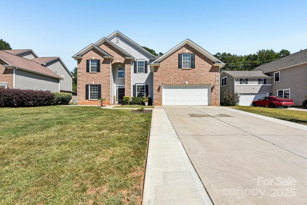 2632 Windsor Chase Dr., Matthews, NC 28105