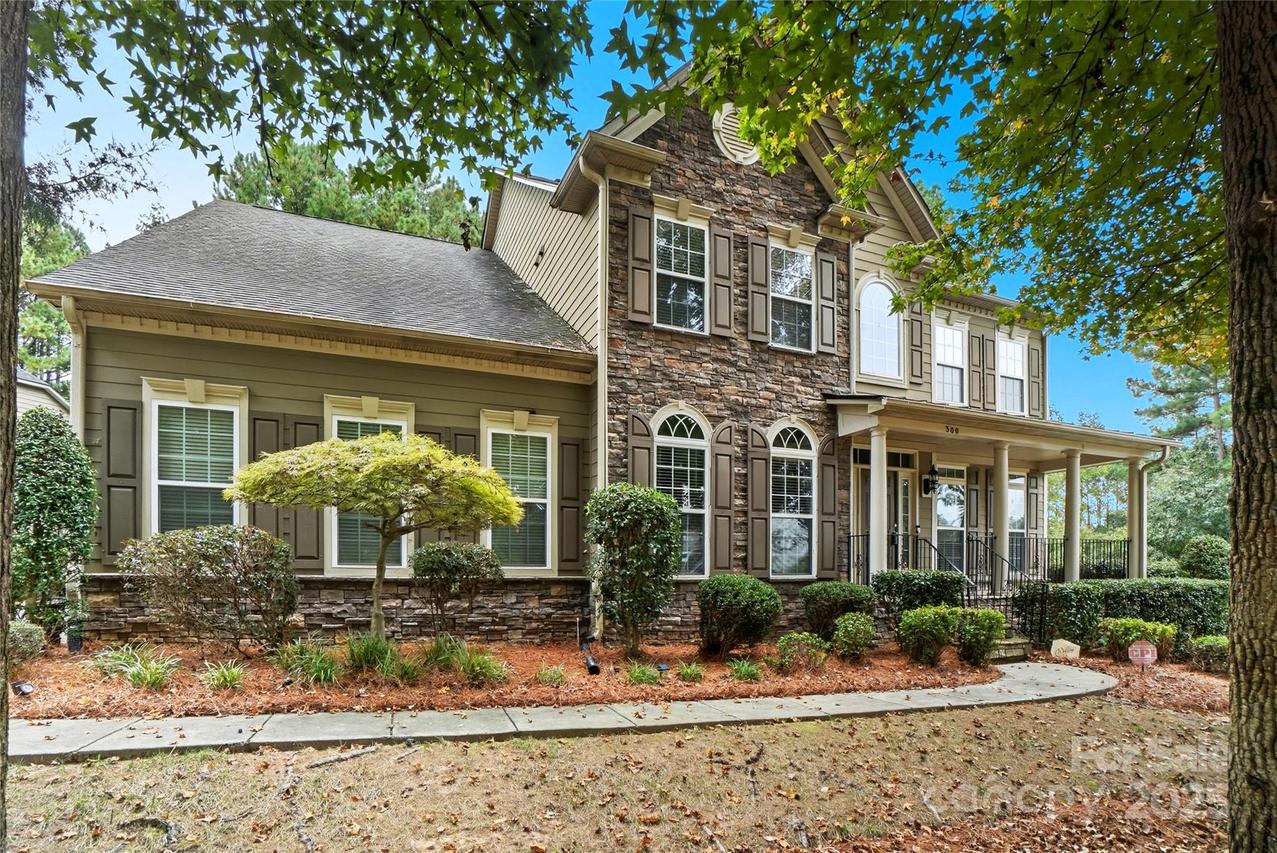 300 Beech Bluff Dr., Mount Holly, NC 28120