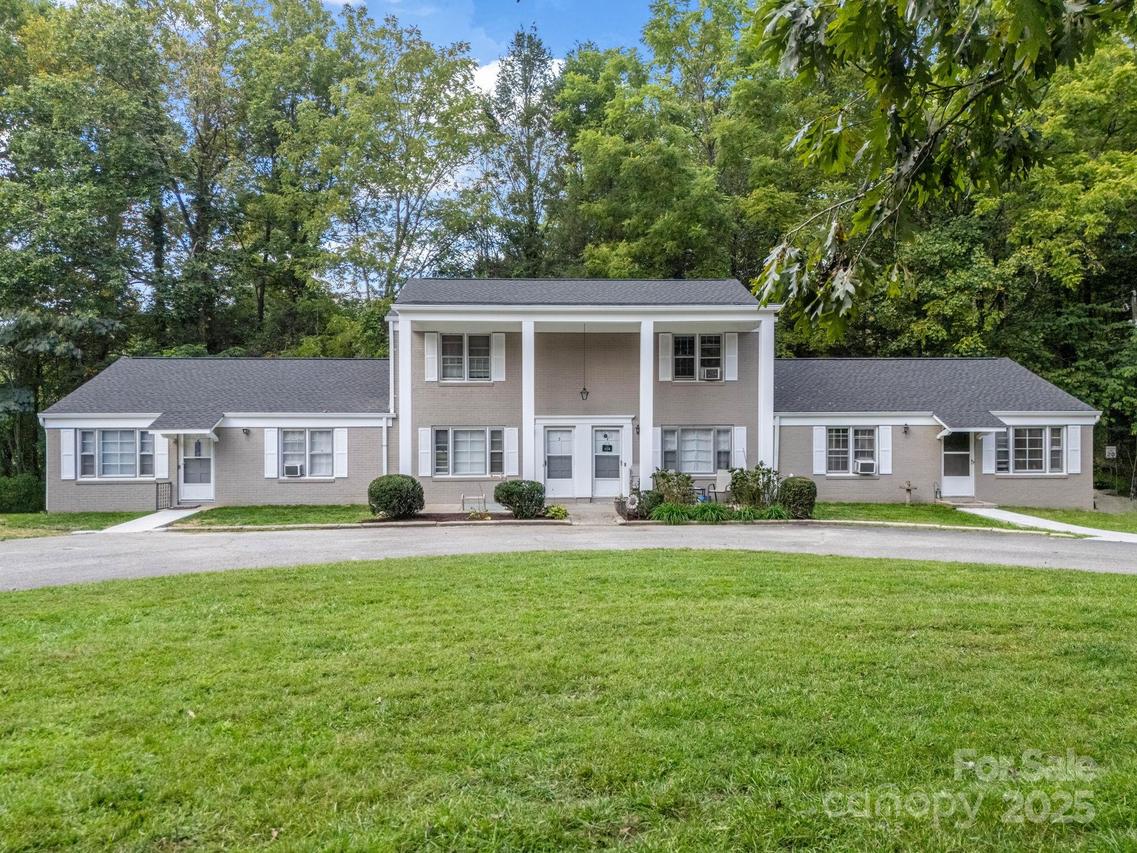 2715 Greenville Hwy., Flat Rock, NC 28731