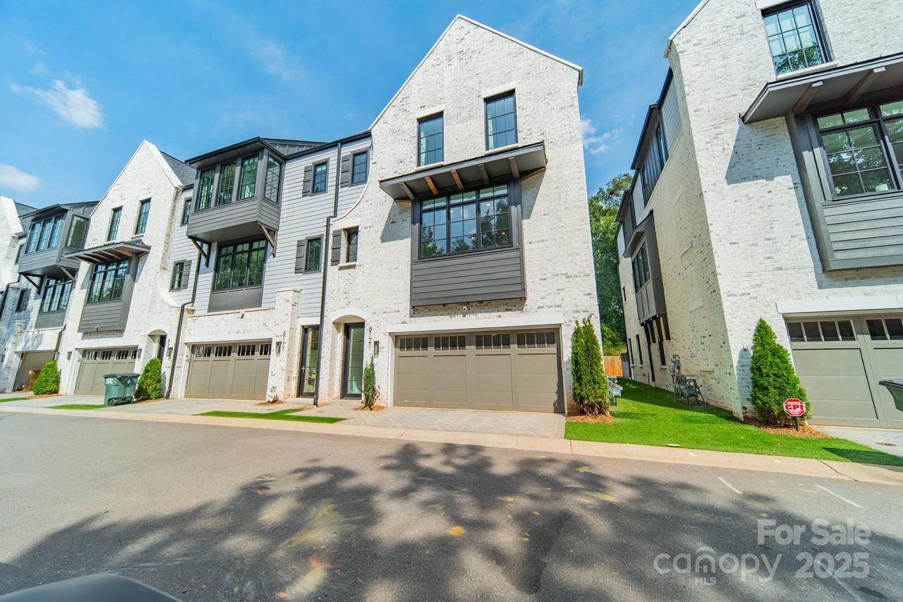 6121 Berryhill Towns Dr., Charlotte, NC 28270