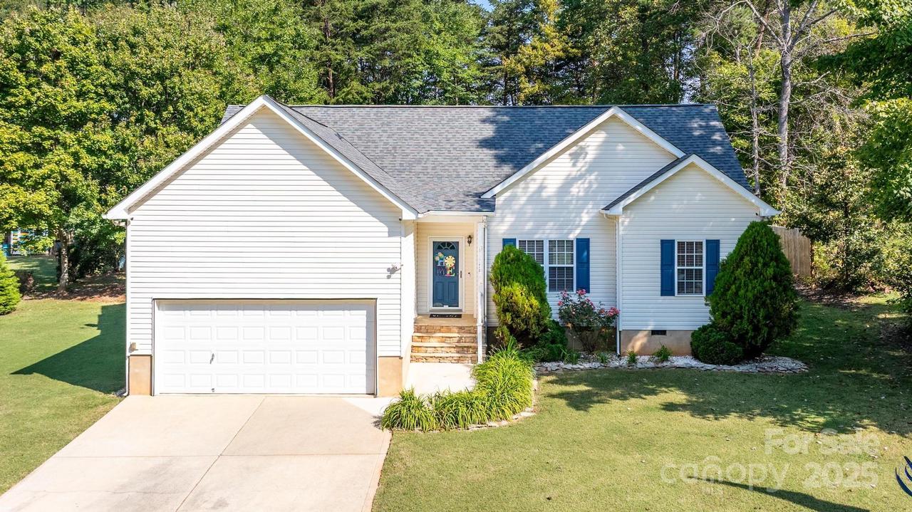 128 Farmdale Dr., Troutman, NC 28166