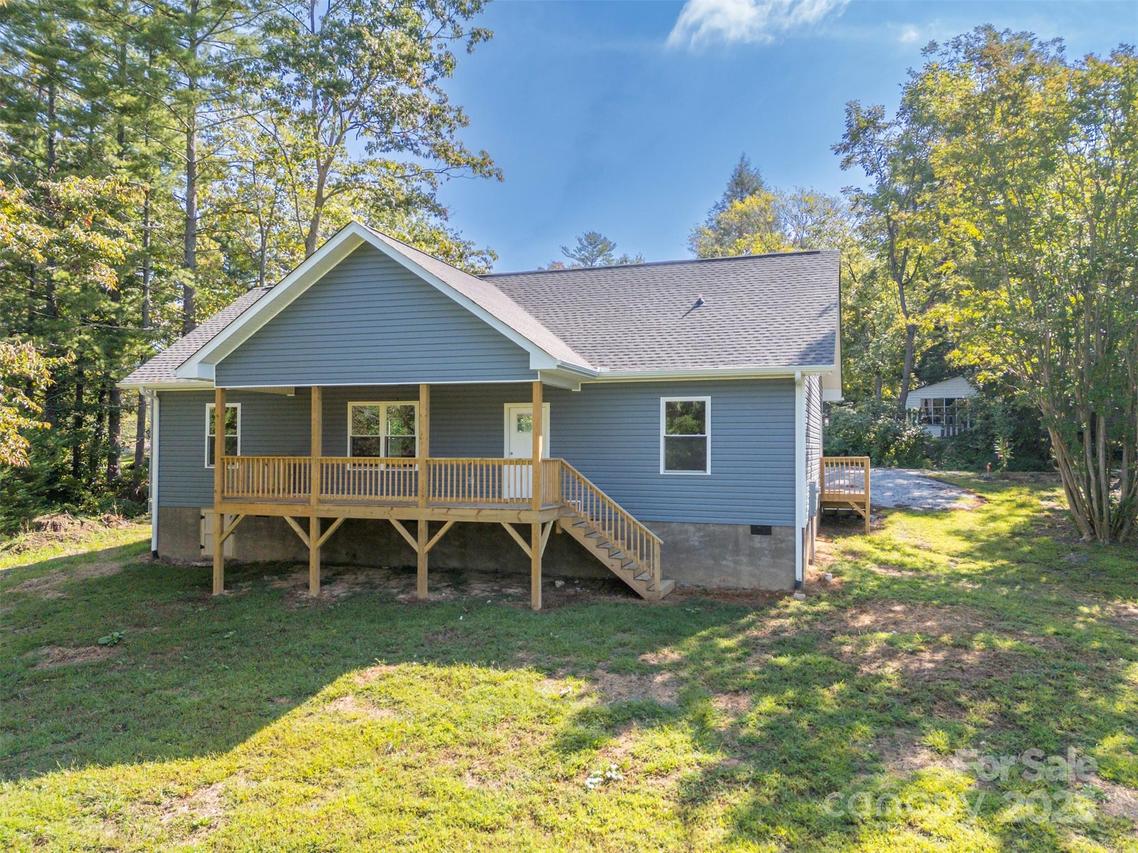 213 Calhoun St., Hendersonville, NC 28739