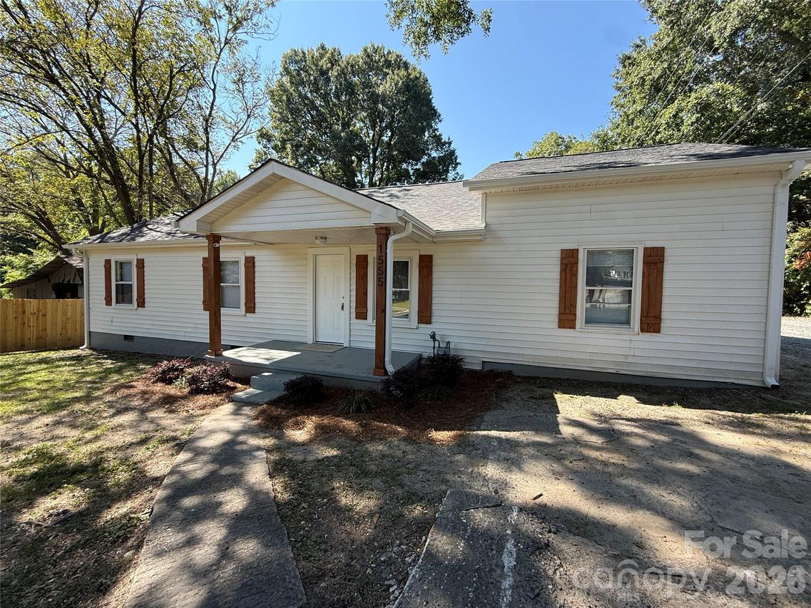 1555 Collinston Dr., Gastonia, NC 28052