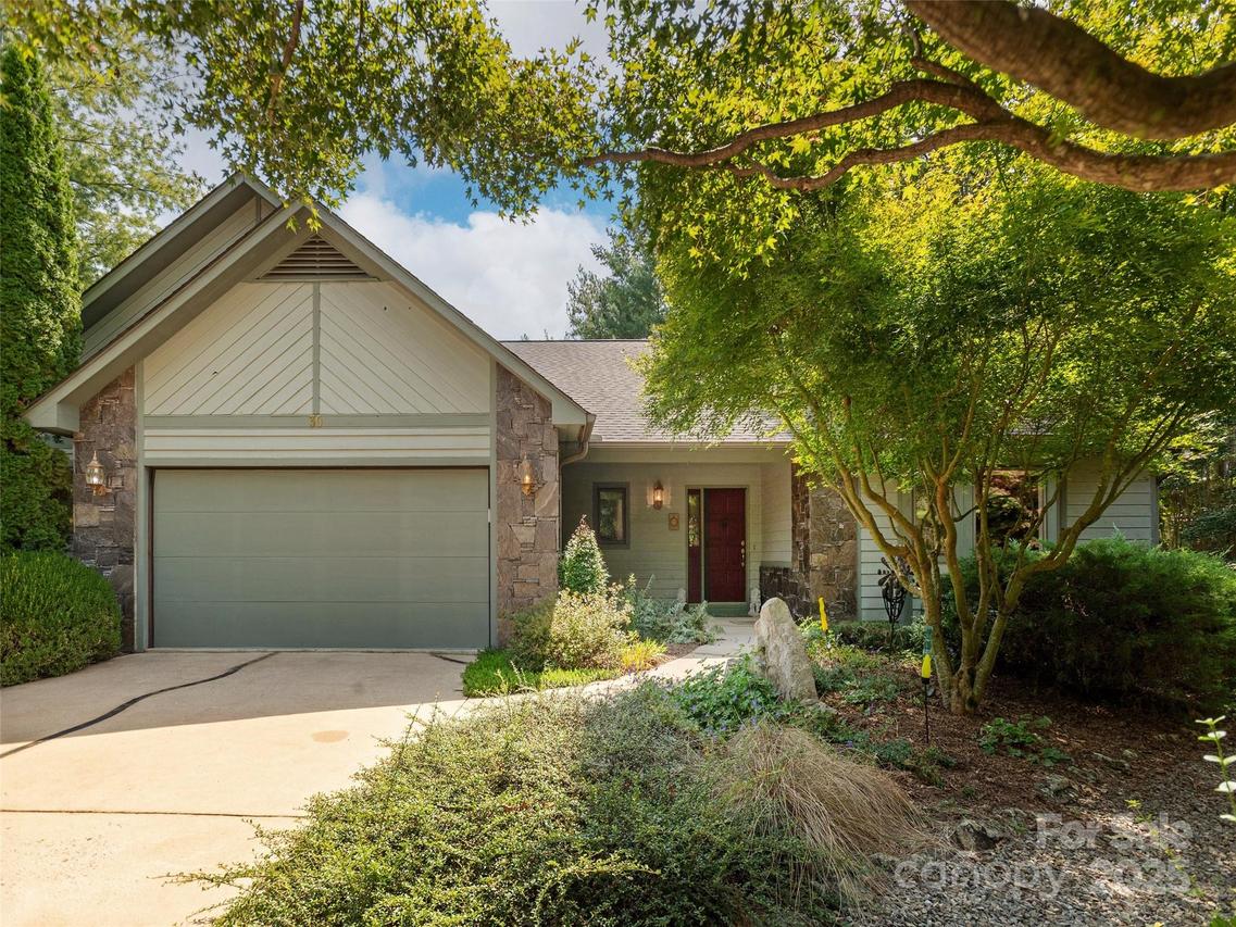 30 Hillcreek Dr., Asheville, NC 28804
