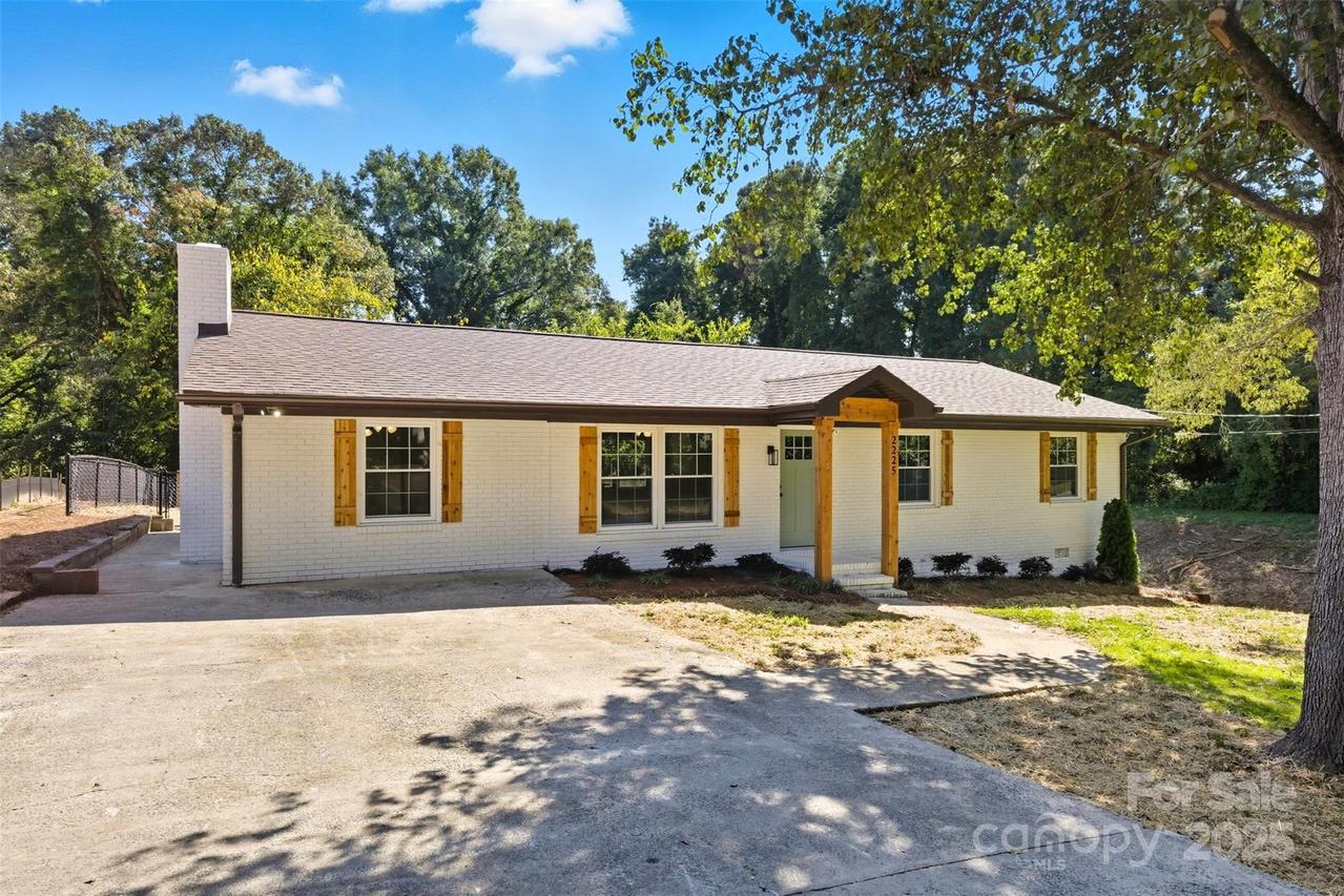 2225 W 7th Ave., Gastonia, NC 28052