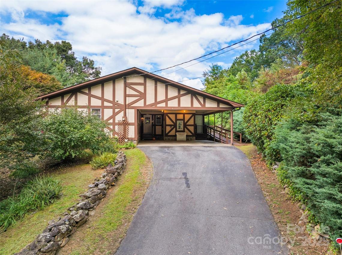 21 Gunter Dr., Waynesville, NC 28785