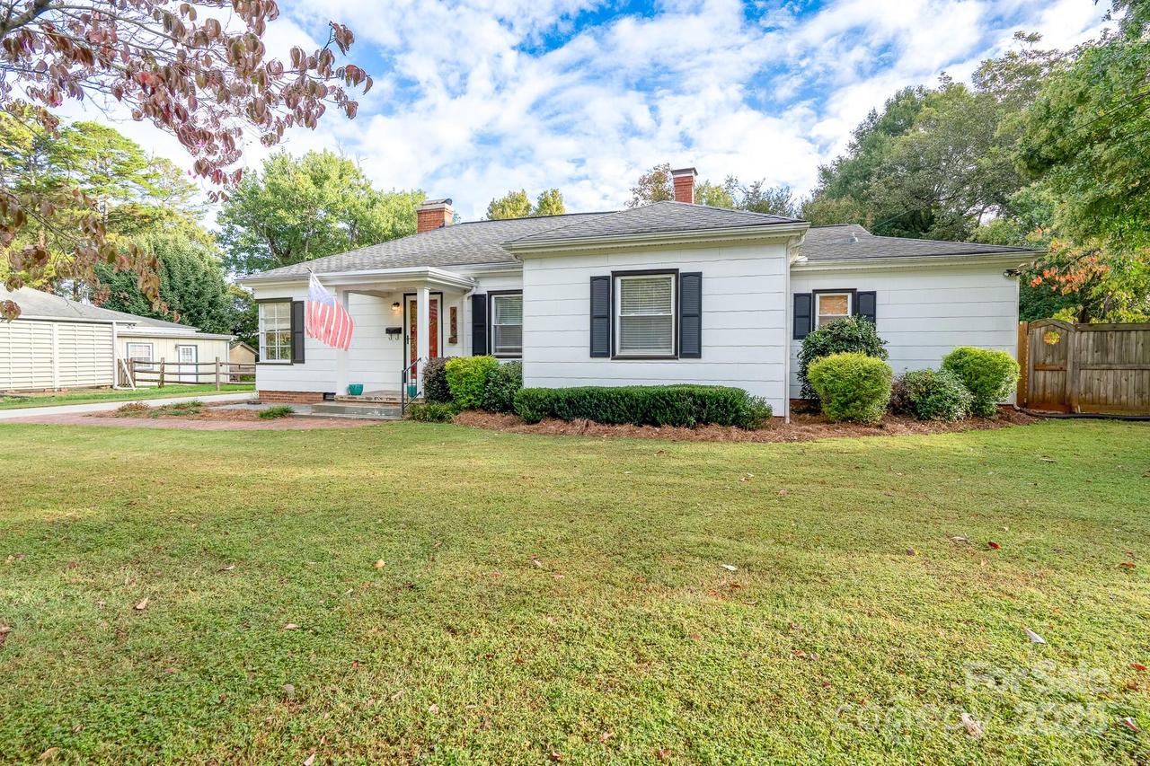 745 Carolyn Dr., Concord, NC 28025