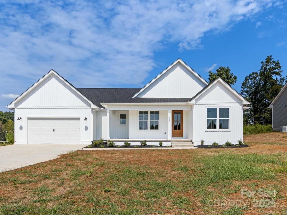 151 Rimrock Rd., Harmony, NC 28634