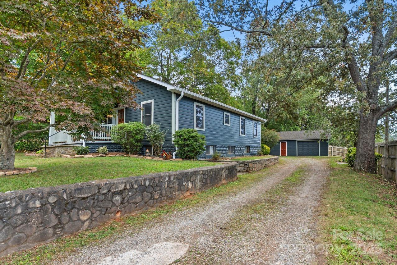 19 Irving St., Asheville, NC 28804
