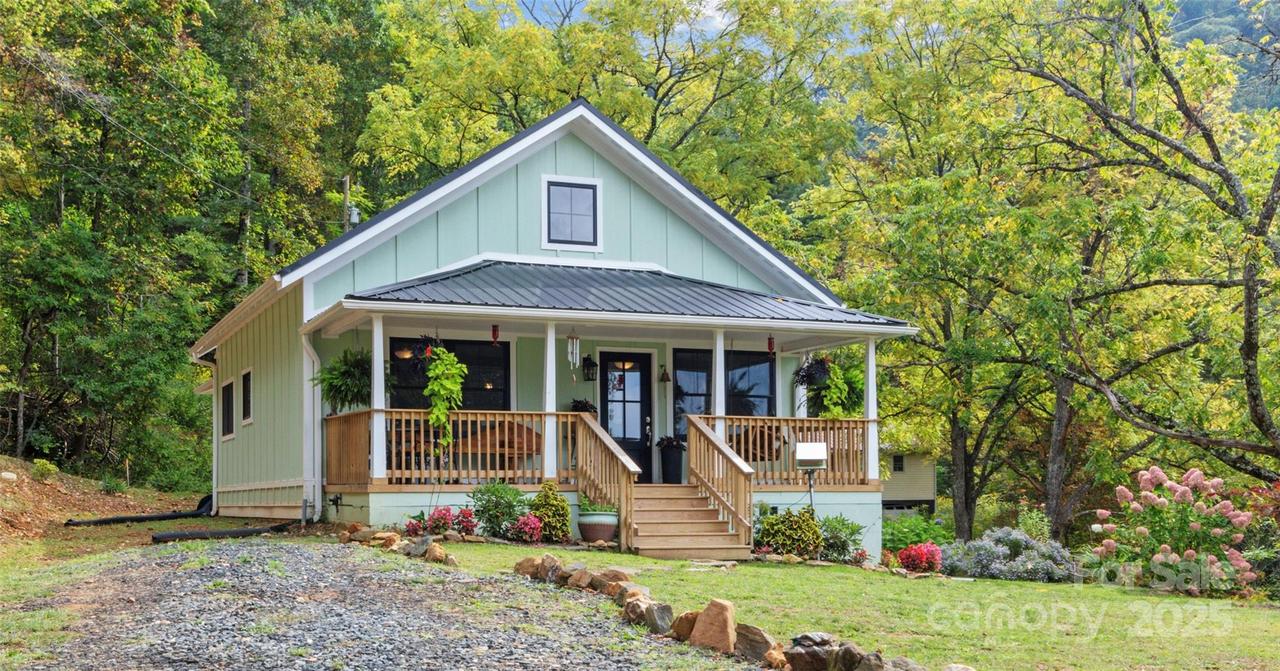 407 Terrell Dr., Bakersville, NC 28705