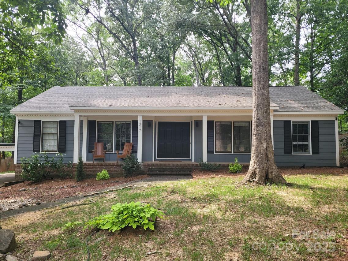 1217 Blossomwood Ct., Matthews, NC 28105