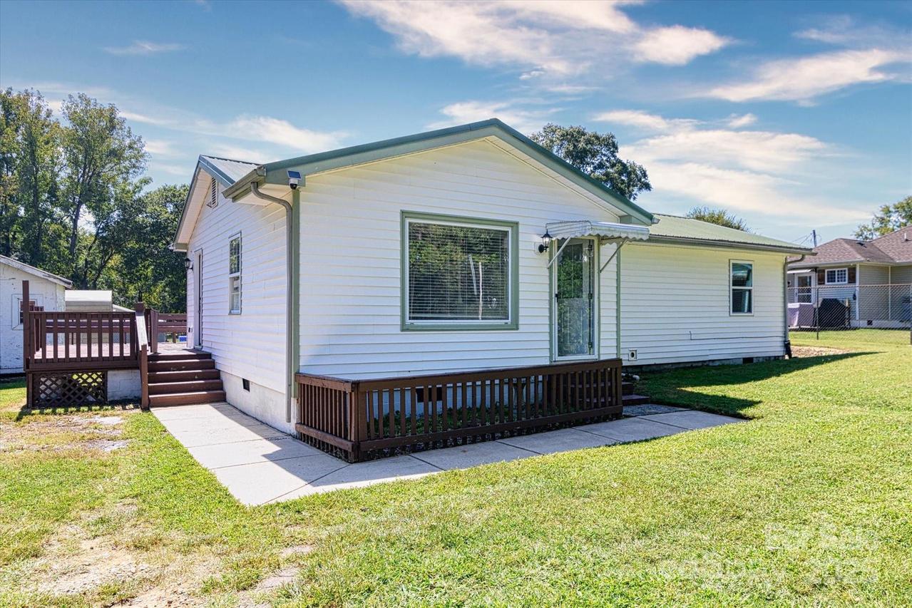 408 E Catawba Ave., Mount Holly, NC 28120
