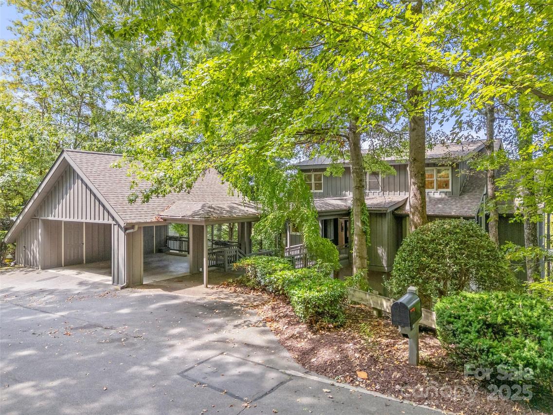 18 Wild Ivy Run, Hendersonville, NC 28739