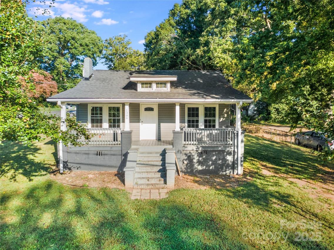 1306 S Main St., Mount Holly, NC 28120