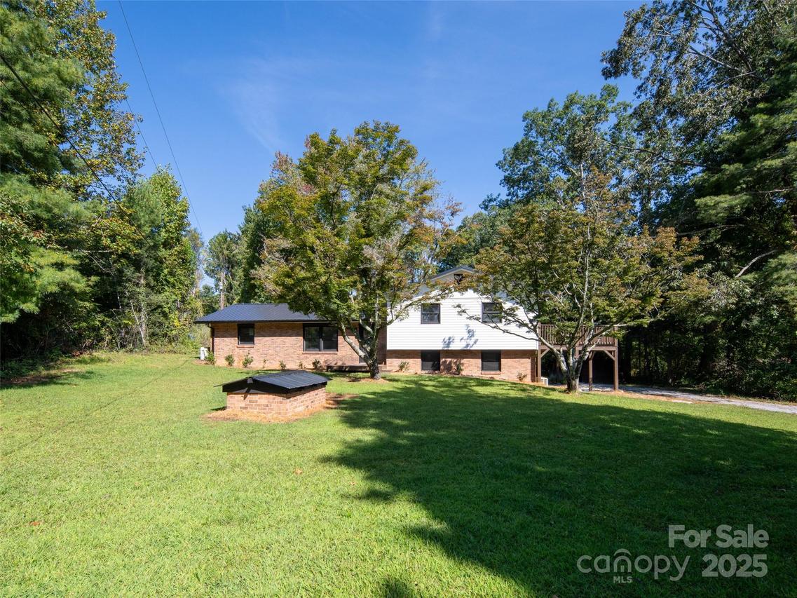 1443 Dana Rd., Hendersonville, NC 28792
