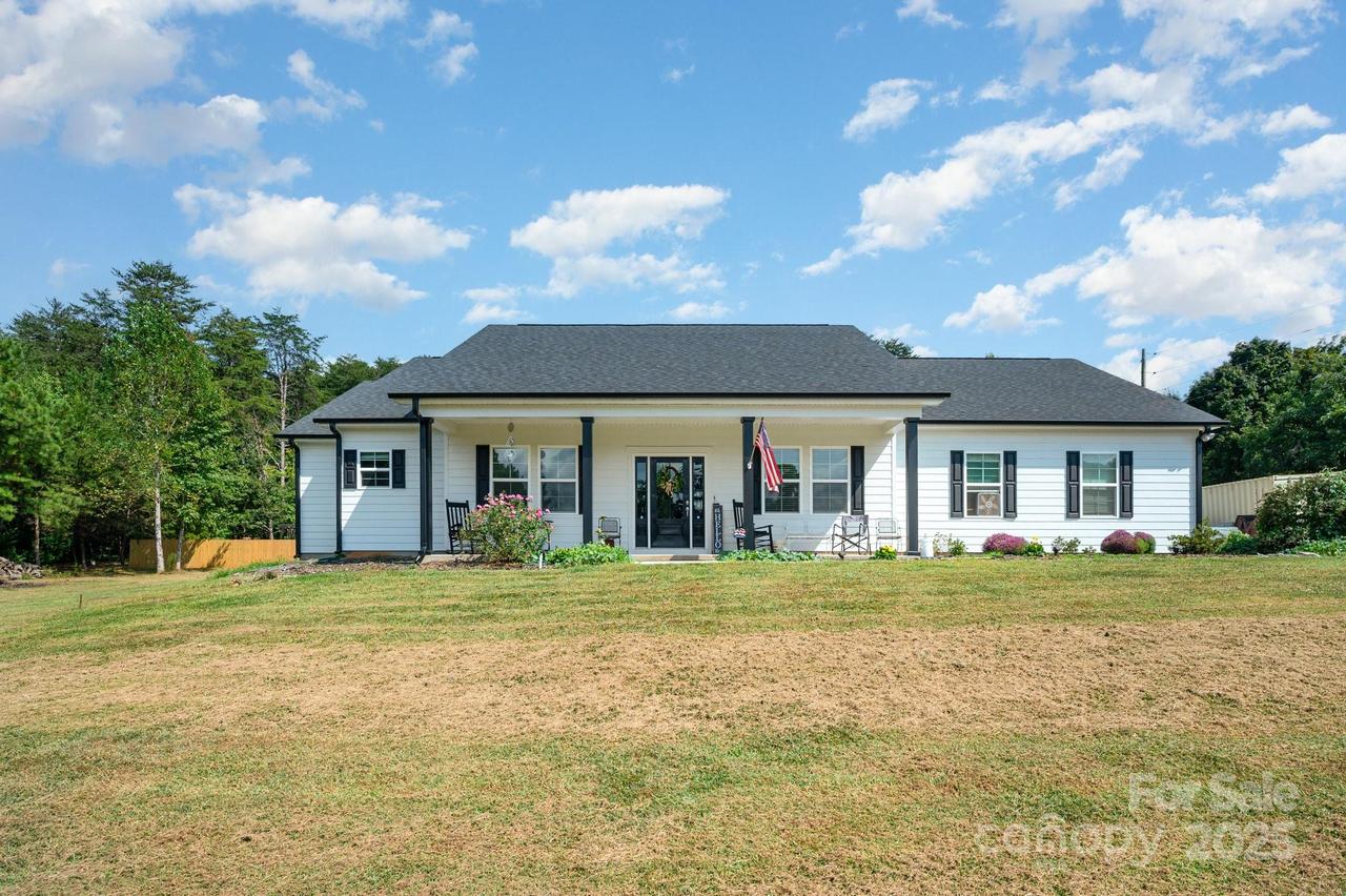 1197 Eufola Rd., Statesville, NC 28677
