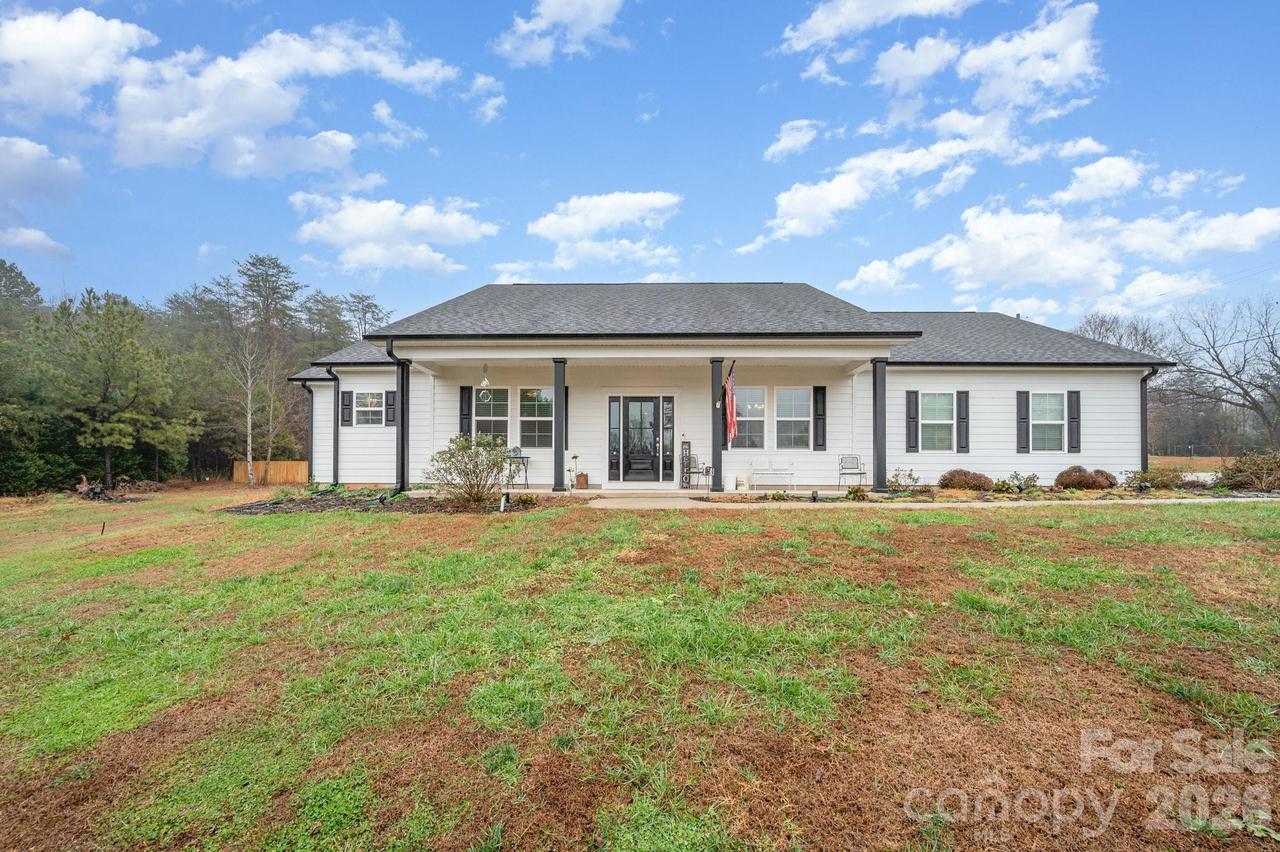 1197 Eufola Rd., Statesville, NC 28677