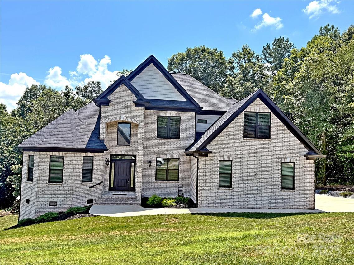 754 River Bend Dr., Granite Falls, NC 28630