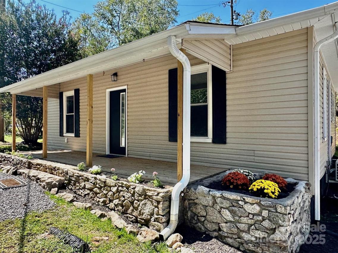 11 Martel Ln., Asheville, NC 28804
