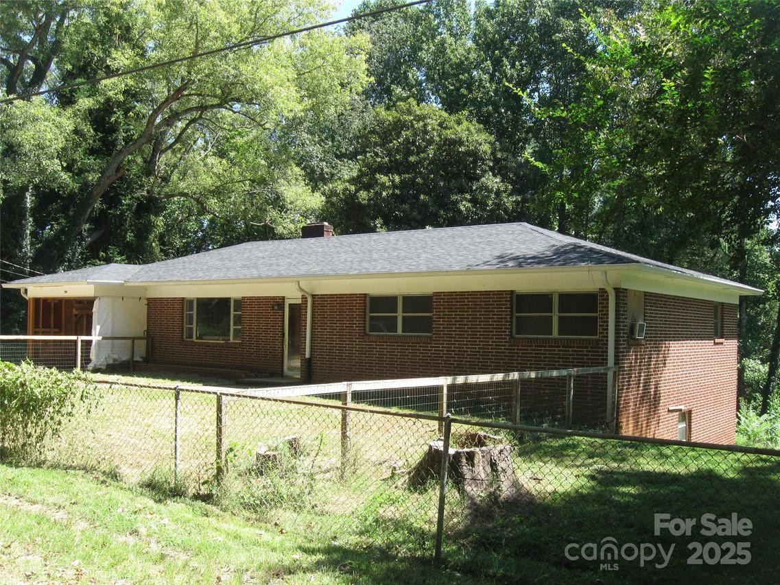 214 Palmer St., Lenoir, NC 28645