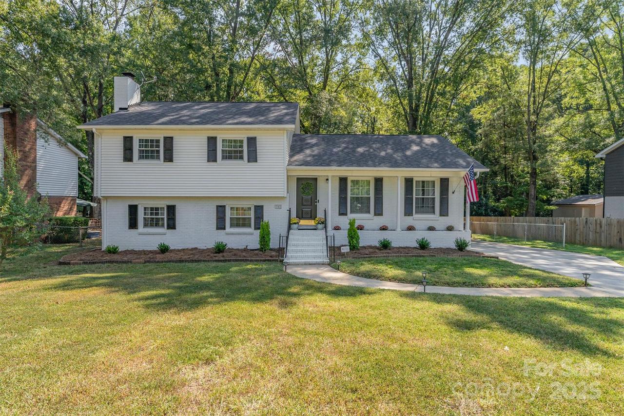 743 Pineborough Rd., Charlotte, NC 28212